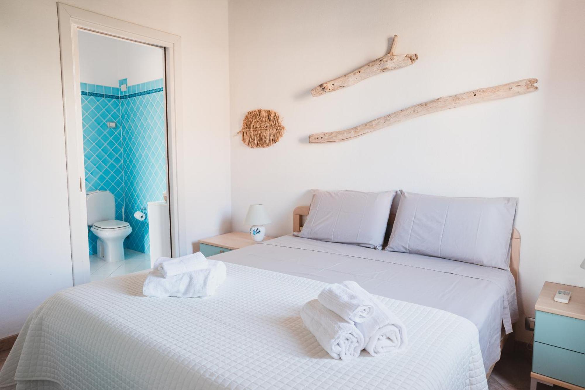 Cactus Mare Apartment Golfo Aranci Exterior photo